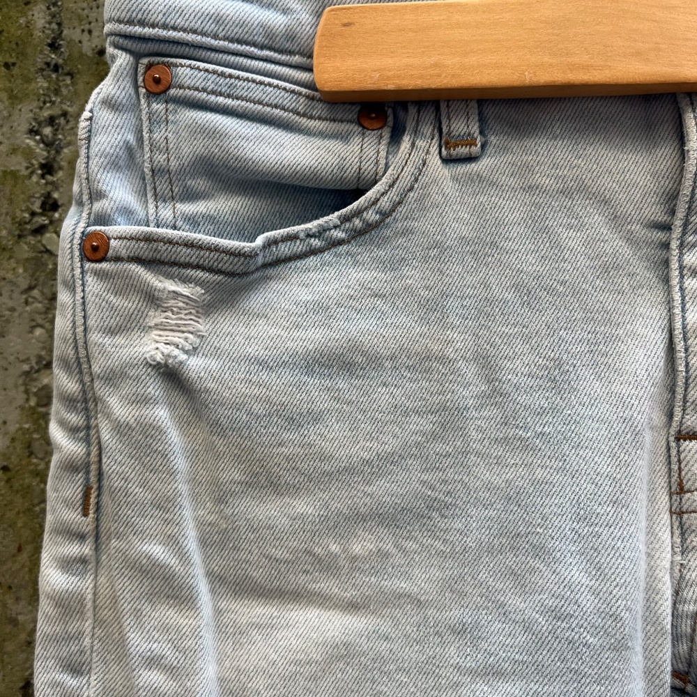 ✨3 for $50✨Madewell Mid-Rise Classic Straight Jeans, Knee-Rip, 25 - Picture 8 of 17